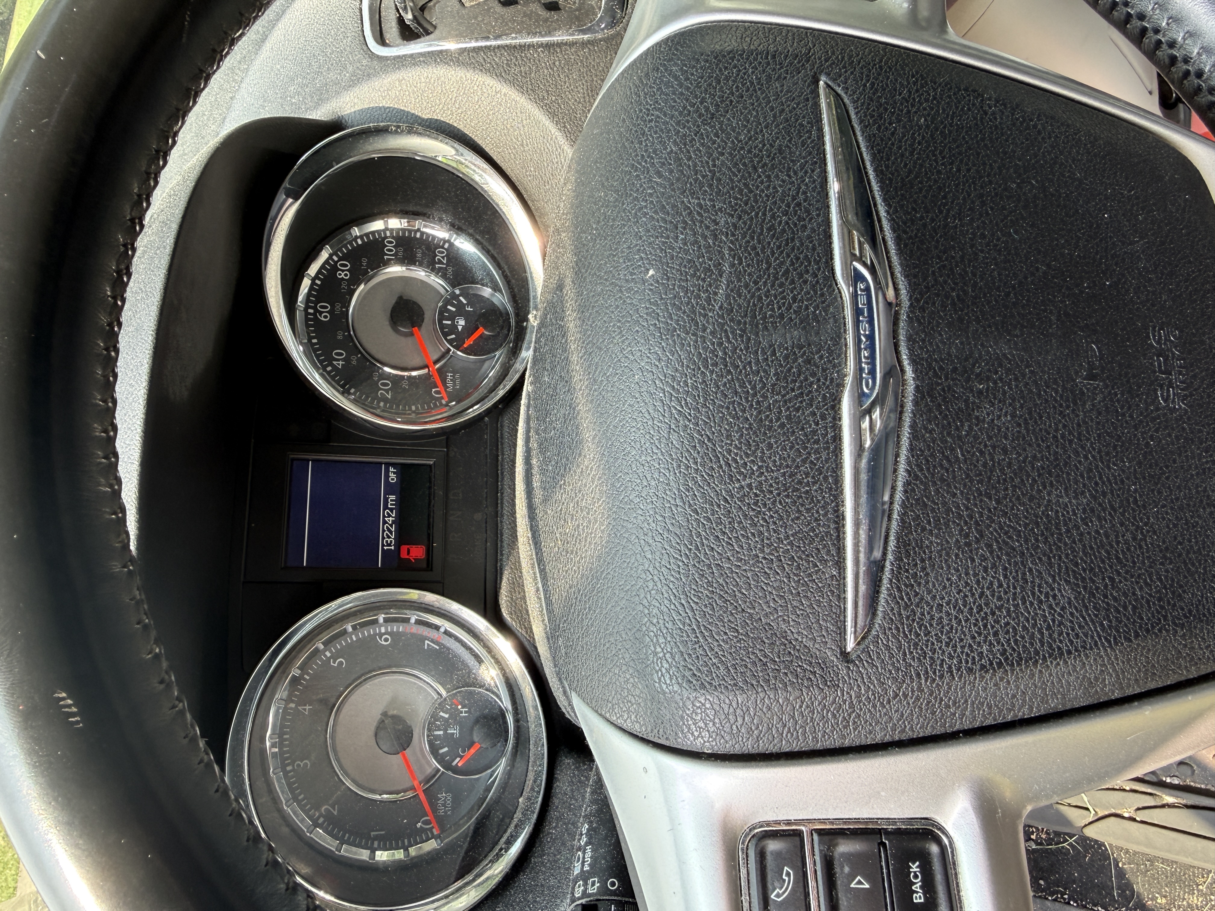 Used 2016 Chrysler Town & Country Touring FWD image 15
