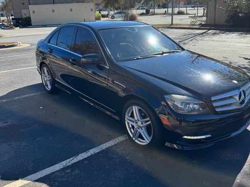 Used 2011 Mercedes-Benz C 300 Sedan image 6