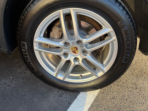 Used 2015 Porsche Cayenne Diesel image 16