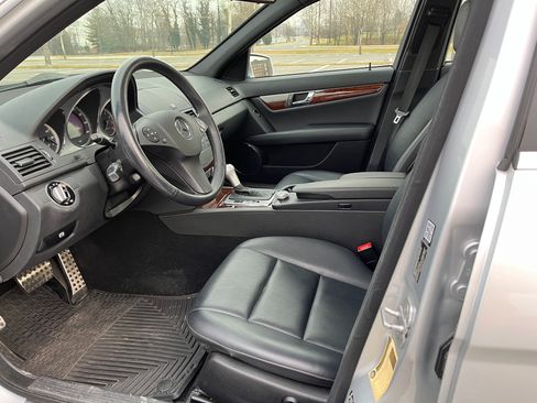 Used 2010 Mercedes-Benz C 300 Sedan image 11