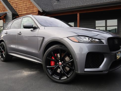 Used 2020 Jaguar F-PACE SVR image 2