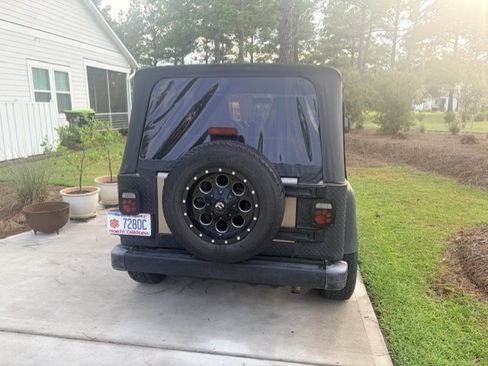 Used 2004 Jeep Wrangler X w/ Wheel Plus Group AWD/4WD image 2