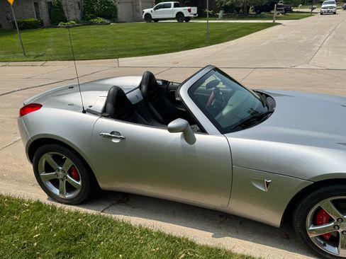Used 2007 Pontiac Solstice GXP w/ Premium Package image 10