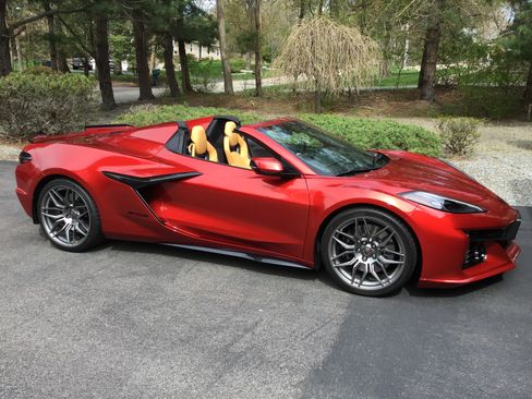 Used 2025 Chevrolet Corvette Z06 w/ Battery Protection Package RWD image 2