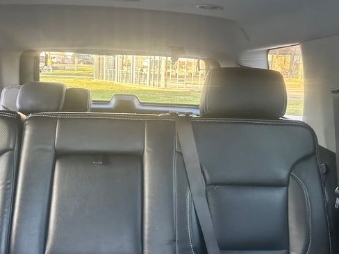 Used 2018 Chevrolet Tahoe LS image 10