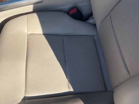 Used 2016 Mercedes-Benz E 350 Sedan image 16