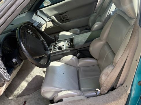 Used 1992 Chevrolet Corvette Coupe RWD image 6