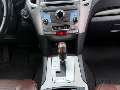 Used 2013 Subaru Outback 3.6R Limited w/ Special Appearance Pkg image 4