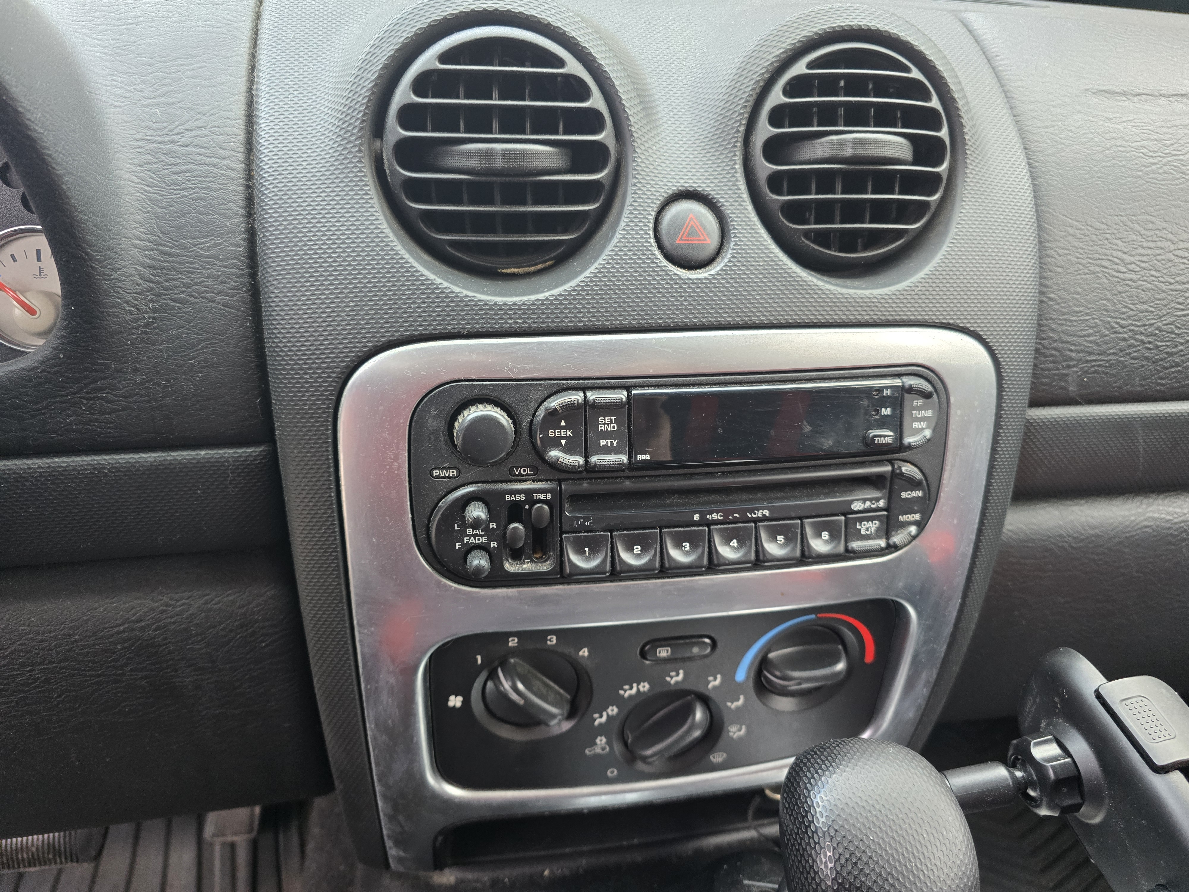 Used 2003 Jeep Liberty Limited image 11