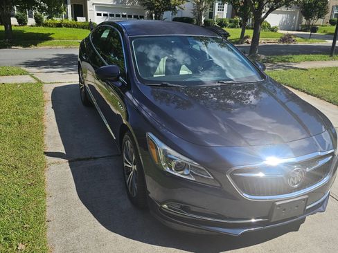 Used 2017 Buick LaCrosse Preferred image 2