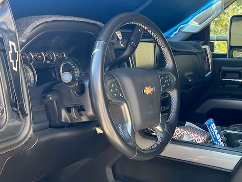 Used 2019 Chevrolet Silverado 2500 LTZ w/ Duramax Plus Package image 6