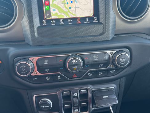 Used 2018 Jeep Wrangler Unlimited Sport S image 13