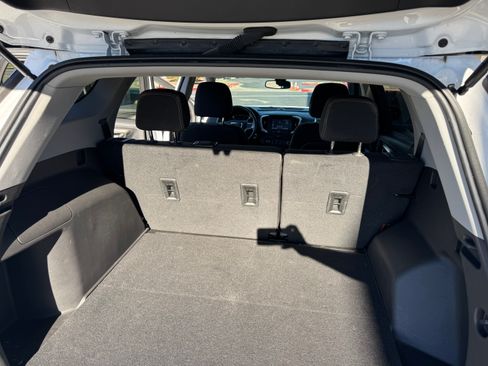 Used 2024 GMC Terrain SLE image 10