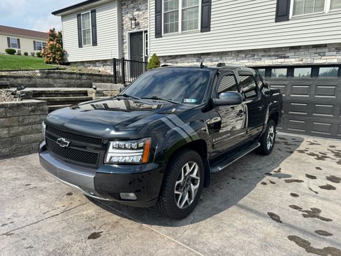Used 2009 Chevrolet Avalanche LT AWD/4WD image 1