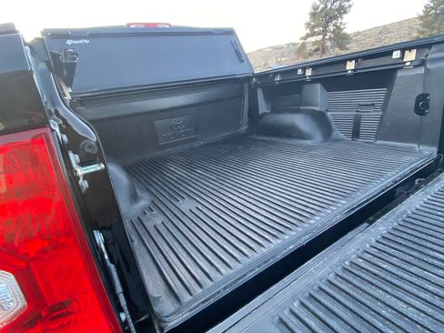 Used 2017 Toyota Tundra SR5 image 16