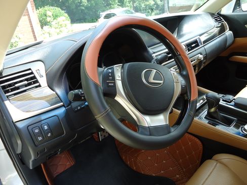 Used 2013 Lexus GS 350 AWD w/ Luxury Pkg w/Cold Weather Pkg image 15