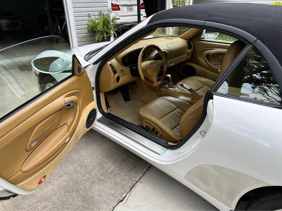 Used 2002 Porsche 911 Carrera 4 AWD/4WD image 11