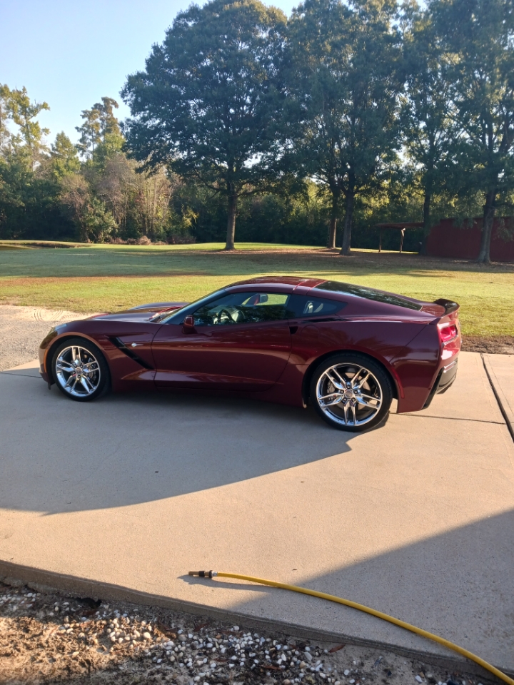 Used 2017 Chevrolet Corvette Stingray Coupe w/ 1LT RWD image 8