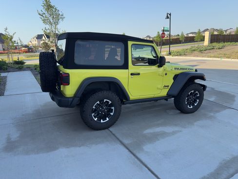Used 2024 Jeep Wrangler Rubicon w/ Capability Package AWD/4WD image 5