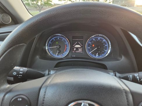 Used 2017 Toyota Corolla LE w/ Carpet Mat Package (TMS) image 13