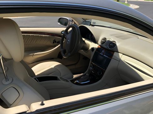 Used 2009 Mercedes-Benz CLK 350 Coupe image 5