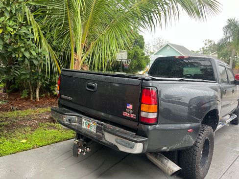 Used 2004 GMC Sierra 3500 SLT w/ Heavy-Duty Power Package image 1