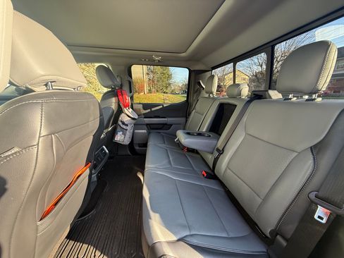 Used 2021 Ford F150 Lariat w/ Equipment Group 502A High image 19