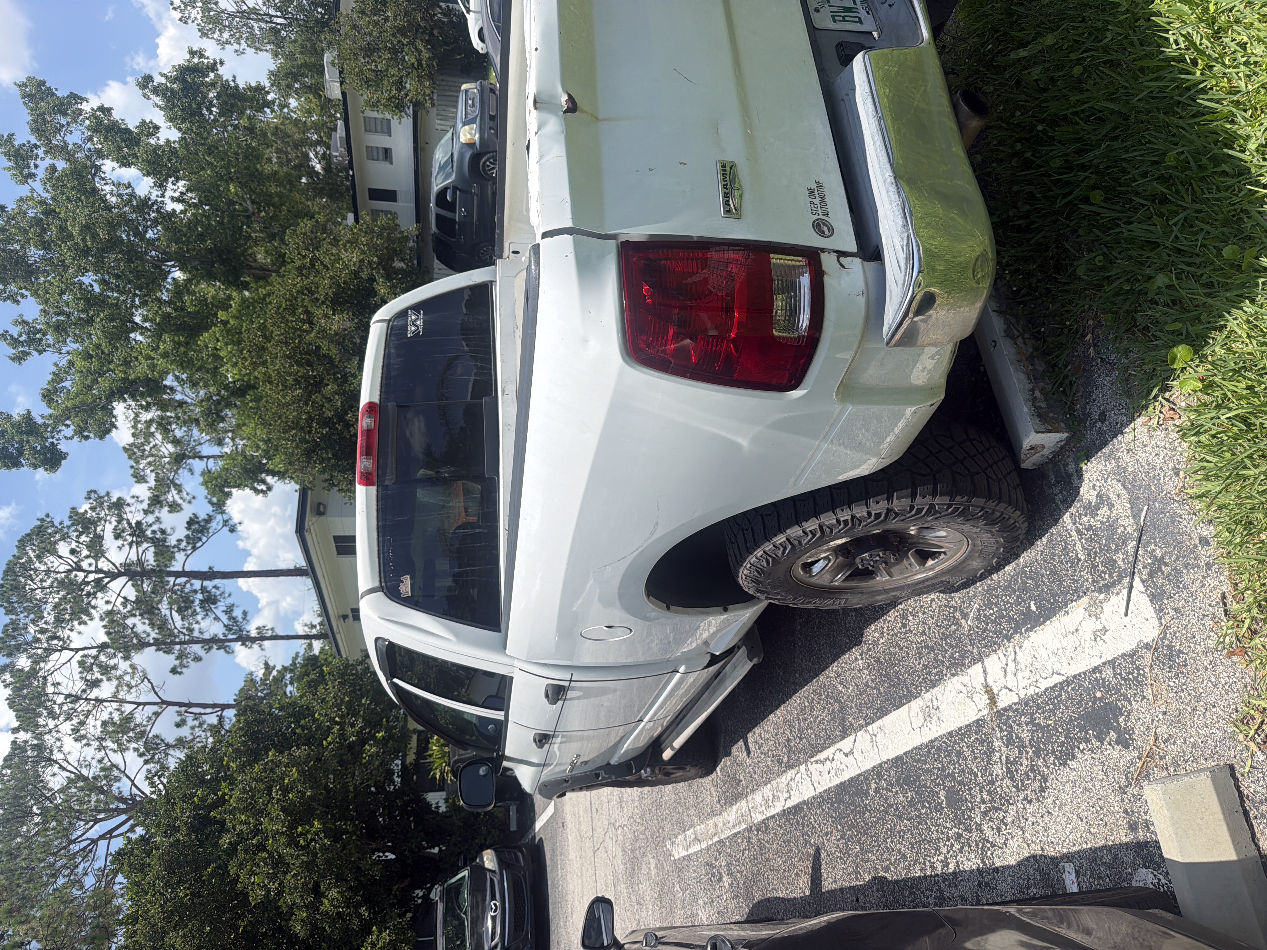 Used 2004 Dodge Ram 2500 Truck SLT w/ Trailer Tow Group AWD/4WD image 2