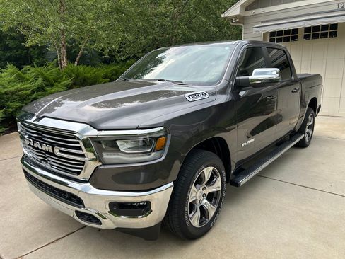 Used 2023 RAM 1500 Laramie AWD/4WD image 5