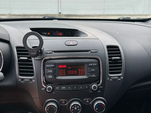 Used 2017 Kia Forte LX image 18