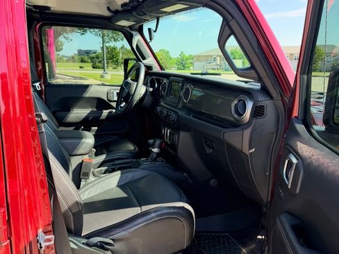 Used 2021 Jeep Wrangler Unlimited Sahara w/ Safety Group AWD/4WD image 11