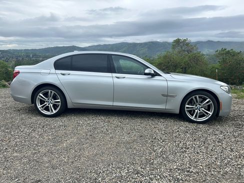 Used 2013 BMW 750Li image 3