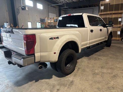 Used 2021 Ford F350 XLT image 4