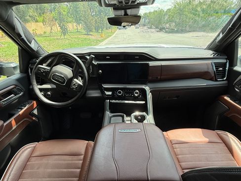 Used 2024 GMC Sierra 2500 Denali Ultimate image 13