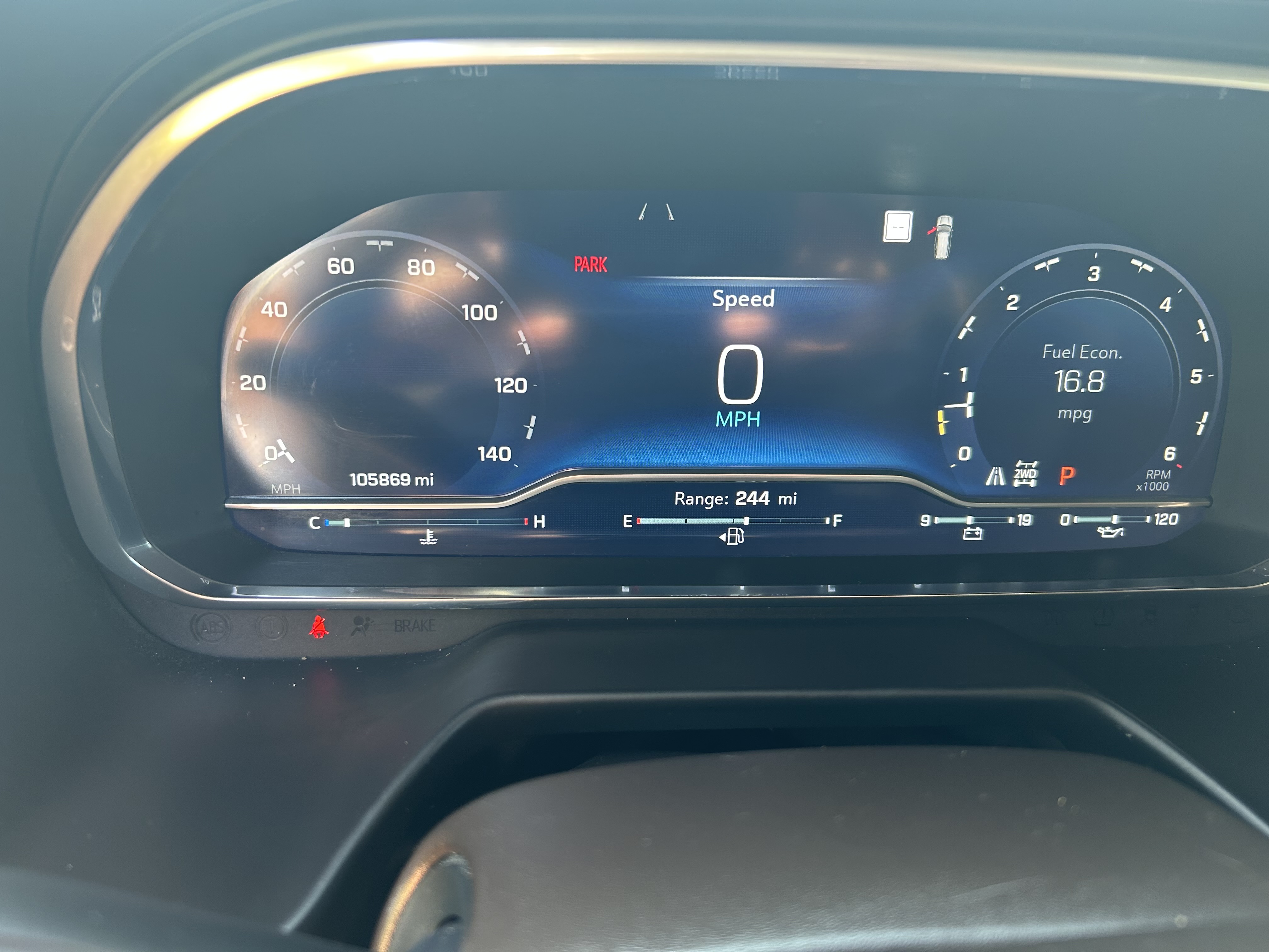 Used 2022 Chevrolet Suburban Z71 w/ Luxury Package AWD/4WD image 12