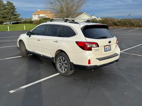 Used 2017 Subaru Outback 3.6R Touring w/ Popular Package #5A image 4