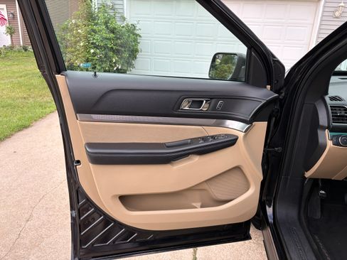 Used 2017 Ford Explorer FWD image 11