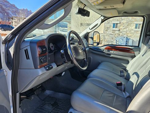 Used 2006 Ford F350 Lariat image 9