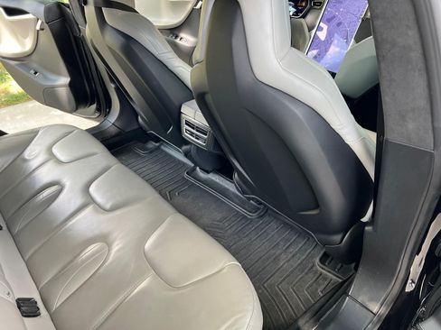 Used 2016 Tesla Model S P90D image 15
