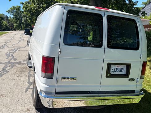 Used 2006 Ford E-350 and Econoline 350 Super Duty RWD image 10