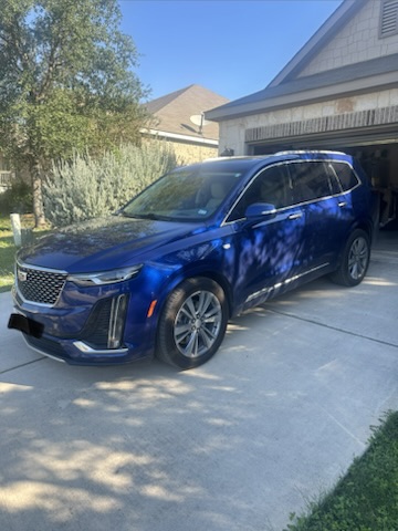 Used 2023 Cadillac XT6 Premium Luxury w/ Technology Package FWD image 4