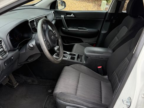 Used 2019 Kia Sportage LX image 6