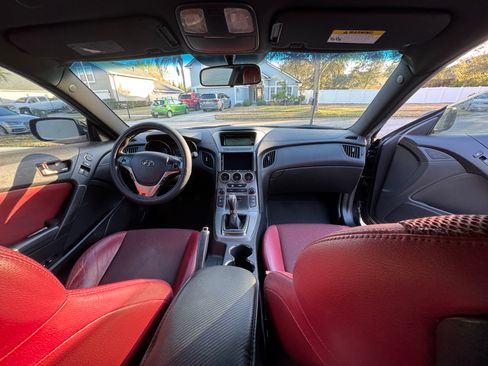 Used 2013 Hyundai Genesis 2.0T image 9