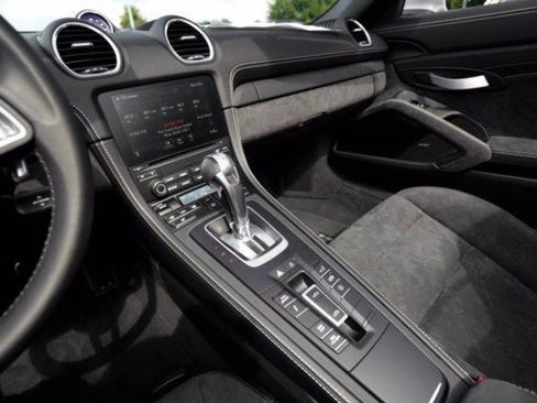 Used 2022 Porsche 718 Boxster Spyder image 17