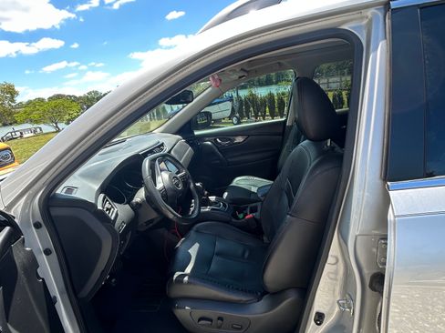 Used 2017 Nissan Rogue SL w/ SL Premium Package FWD image 8