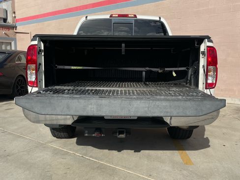 Used 2017 Nissan Frontier S image 8