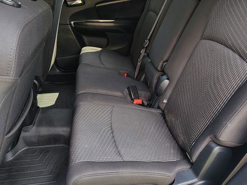 Used 2017 Dodge Journey SXT FWD image 23