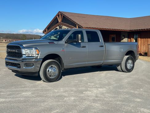 Used 2022 RAM 3500 Tradesman image 17