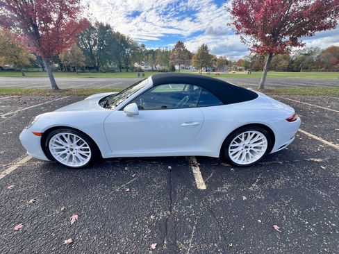 Used 2017 Porsche 911 Carrera image 1