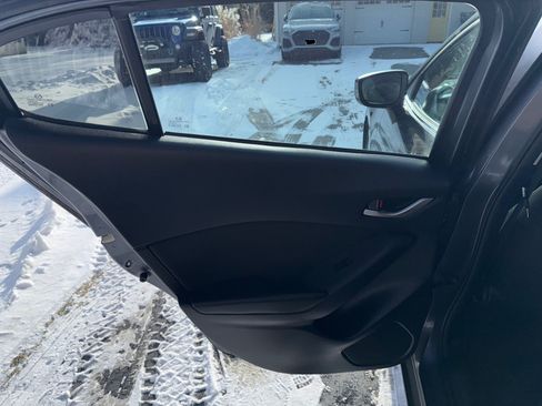 Used 2014 MAZDA MAZDA3 i Touring w/ Technology Package image 29